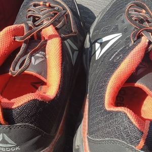 Mens  steel tow shoes reebok